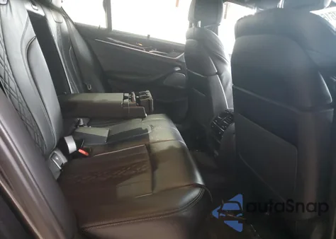 2018 BMW M550Xi из США, поврежденный, VIN WBAJB9C58JB035267